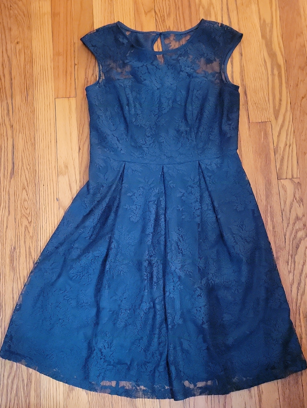 Studio One Floral Lace Fit & Flare Dress in Hunter Green Size 8 Like New
